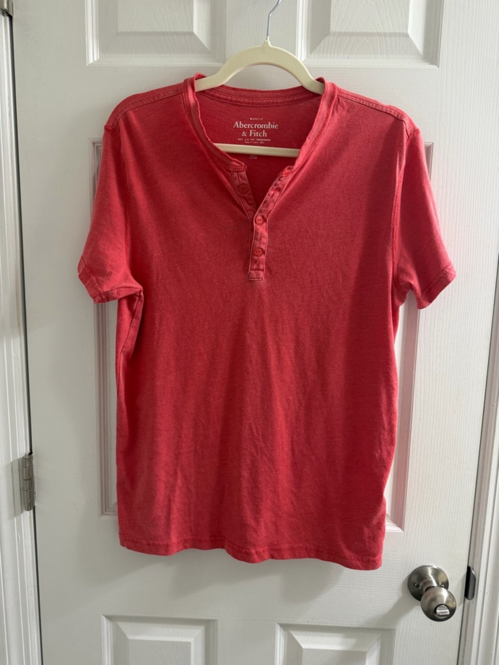 Abercrombie & Fitch Red Short Sleeve Henley Tee Muscle Shirt Medium M